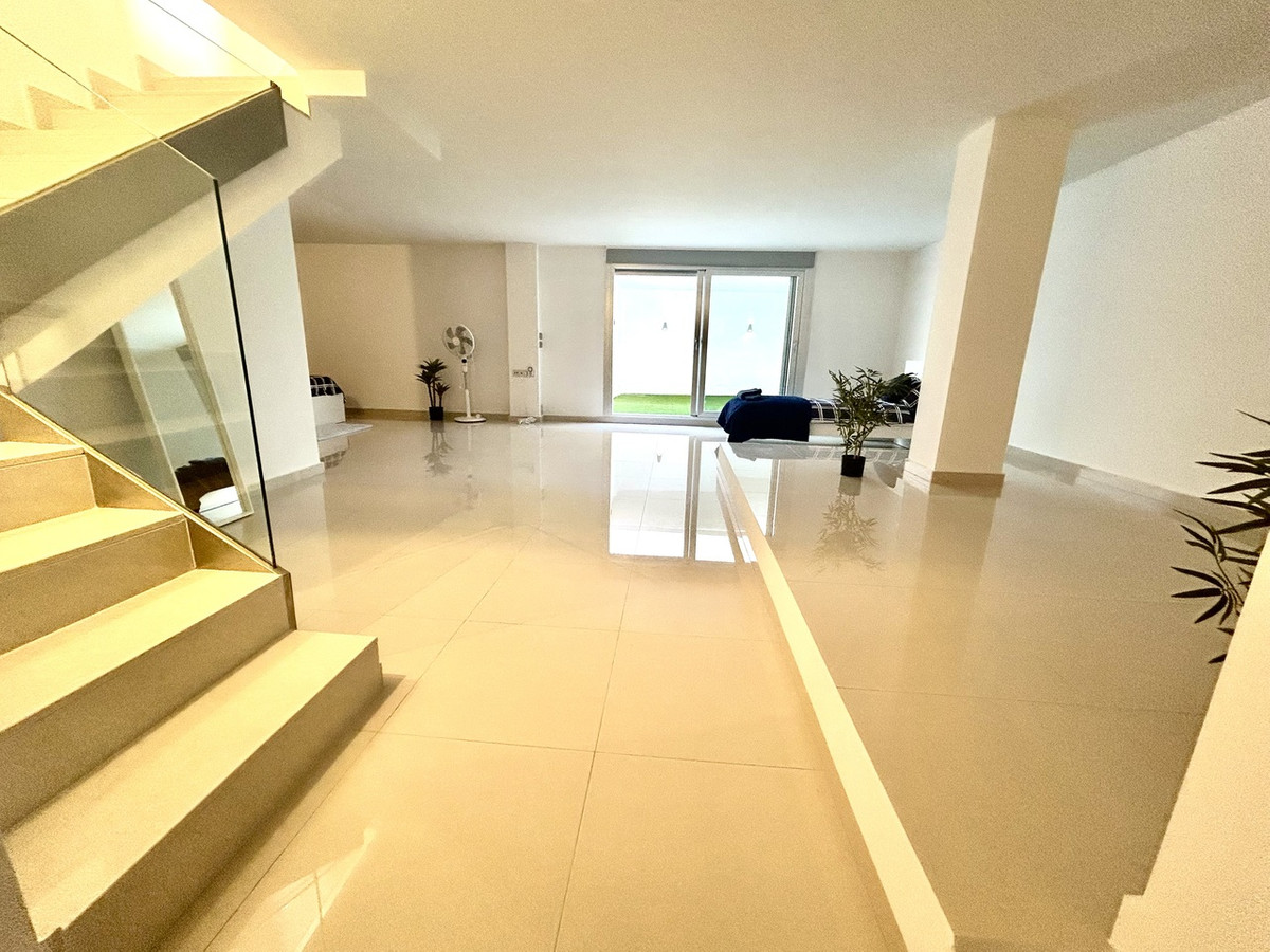 For sale - 3 Bedroom 4 Bathroom House - Detached Villa in Orihuela - Villamartin  - Alicante