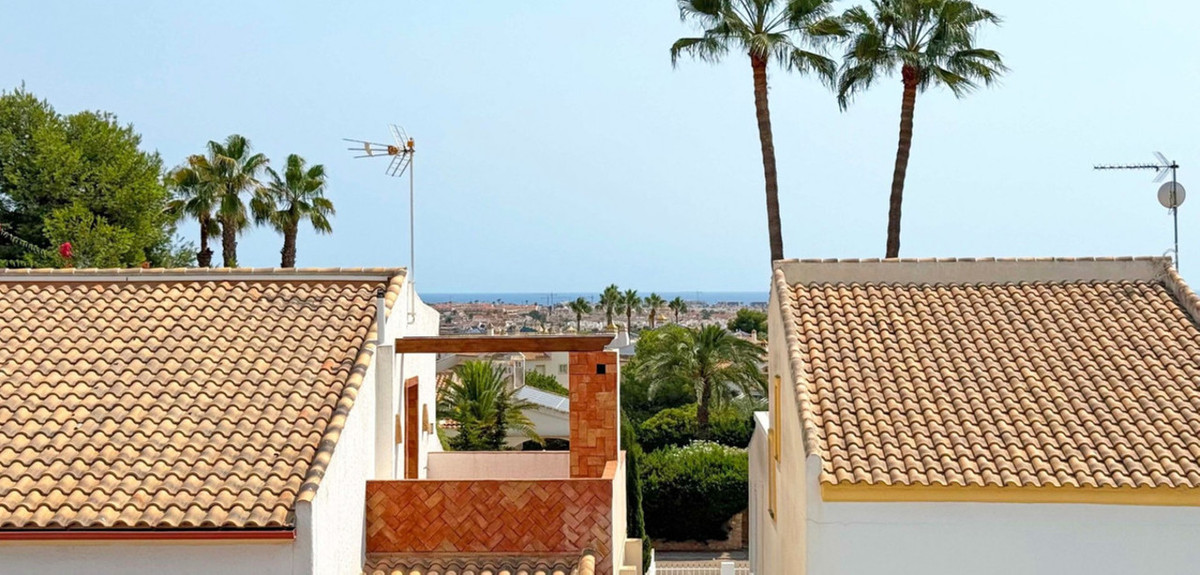 For sale - 2 Bedroom 3 Bathroom House - Detached Villa in Orihuela - Villamartin  - Alicante