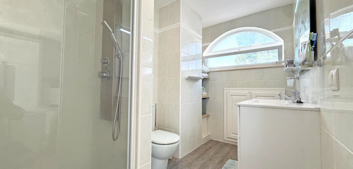 For sale - 2 Bedroom 3 Bathroom House - Detached Villa in Orihuela - Villamartin  - Alicante