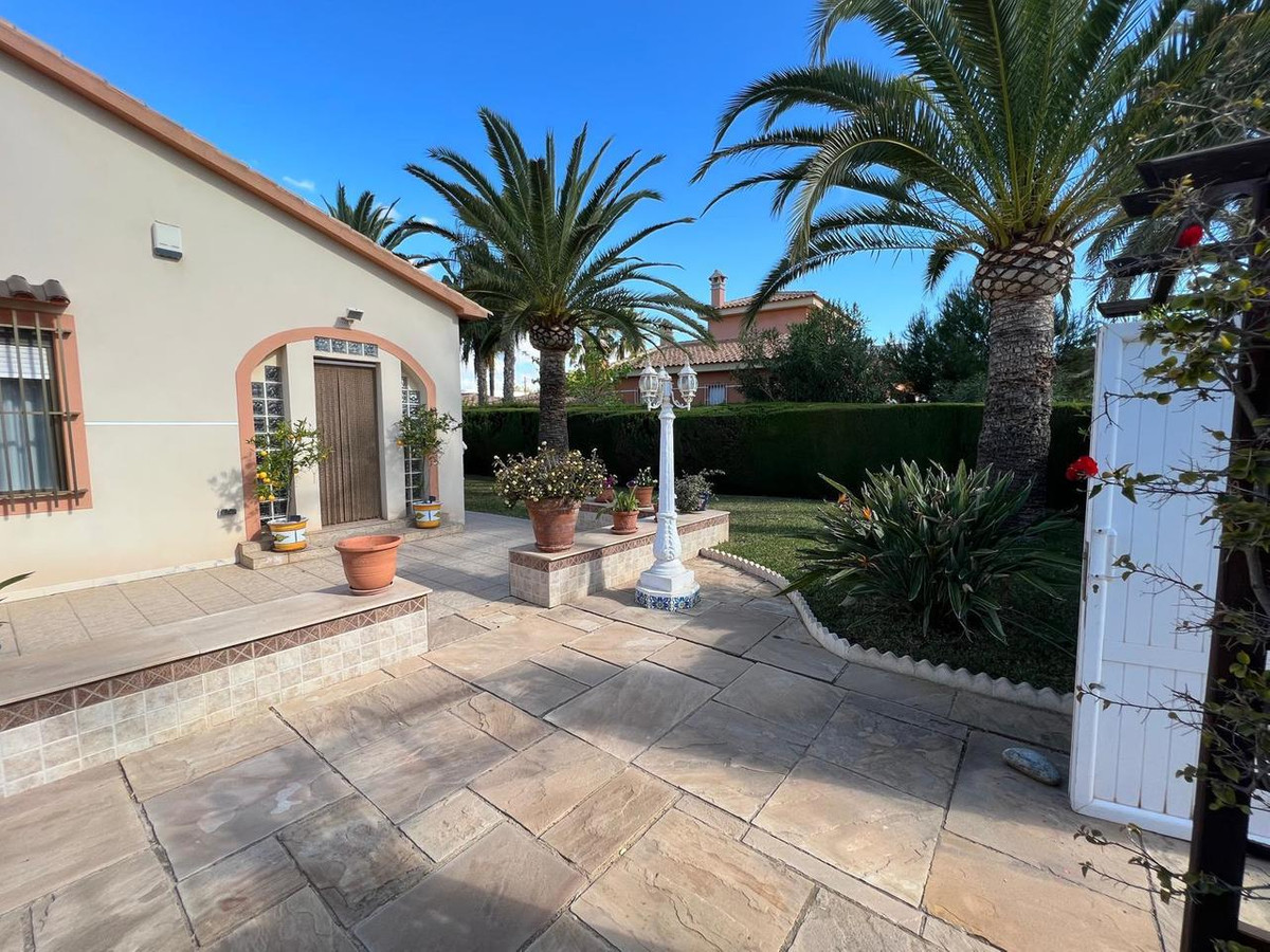For sale - 3 Bedroom 2 Bathroom House - Detached Villa in Orihuela - Cabo Roig  - Alicante