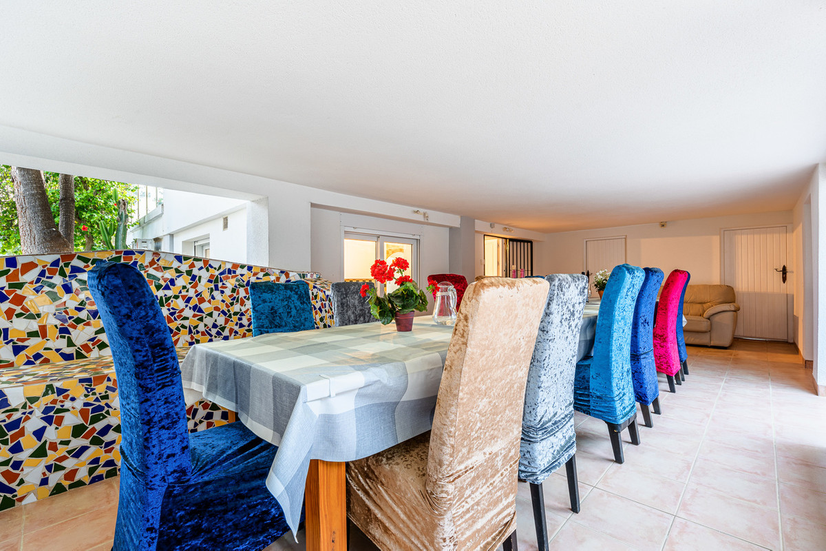 For sale - 7 Bedroom 4 Bathroom House - Detached Villa in Orihuela - Dehesa de Campoamor  - Alicante