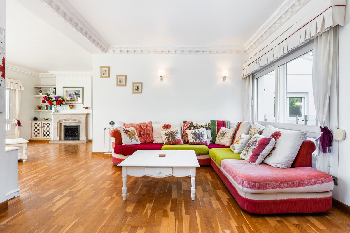 For sale - 7 Bedroom 4 Bathroom House - Detached Villa in Orihuela - Dehesa de Campoamor  - Alicante