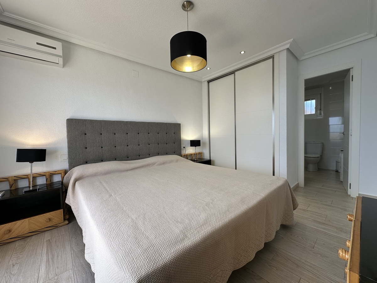 For sale - 3 Bedroom 2 Bathroom Apartment - Middle Floor Apartment in Orihuela - Mil Palmeras  - Alicante