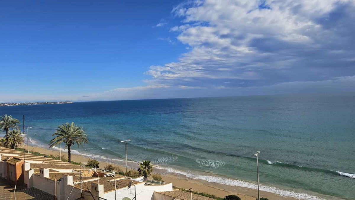 For sale - 3 Bedroom 2 Bathroom Apartment - Middle Floor Apartment in Orihuela - Mil Palmeras  - Alicante