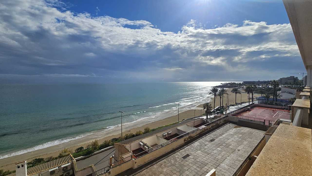 For sale - 3 Bedroom 2 Bathroom Apartment - Middle Floor Apartment in Orihuela - Mil Palmeras  - Alicante