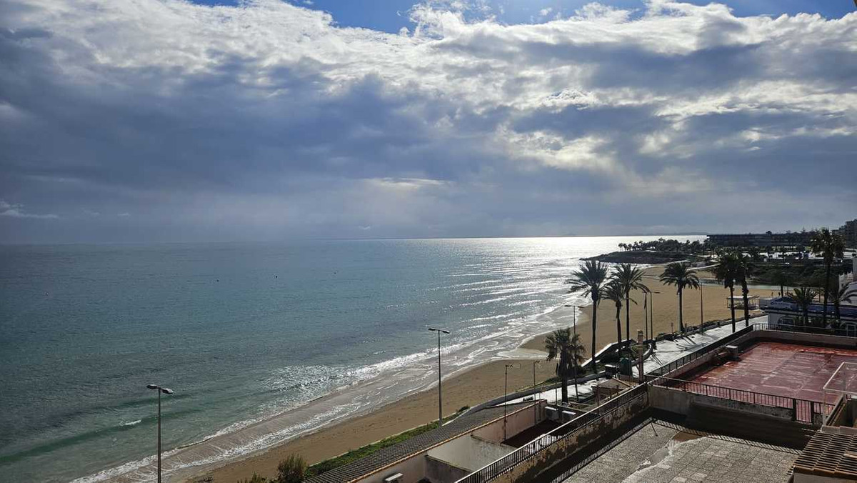 For sale - 3 Bedroom 2 Bathroom Apartment - Middle Floor Apartment in Orihuela - Mil Palmeras  - Alicante