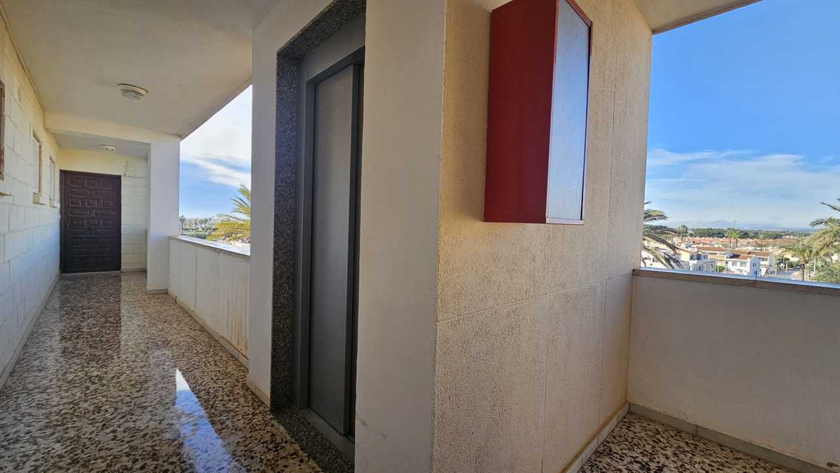 For sale - 3 Bedroom 2 Bathroom Apartment - Middle Floor Apartment in Orihuela - Mil Palmeras  - Alicante