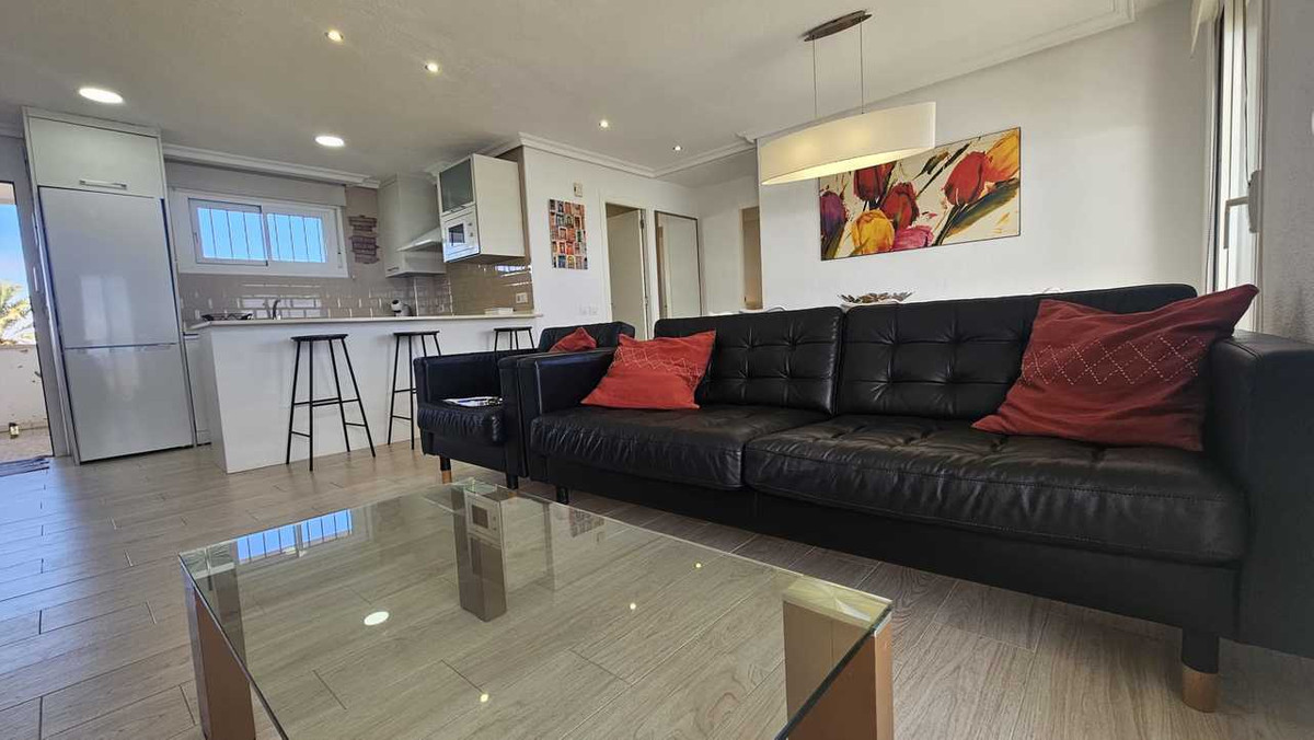 For sale - 3 Bedroom 2 Bathroom Apartment - Middle Floor Apartment in Orihuela - Mil Palmeras  - Alicante