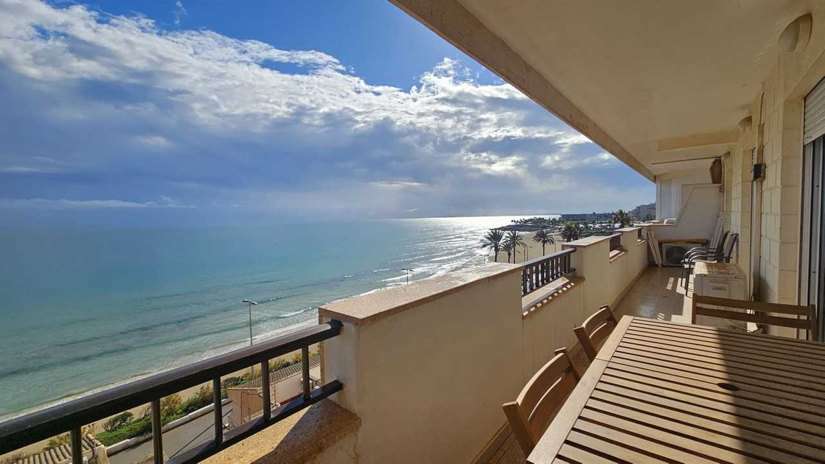For sale - 3 Bedroom 2 Bathroom Apartment - Middle Floor Apartment in Orihuela - Mil Palmeras  - Alicante