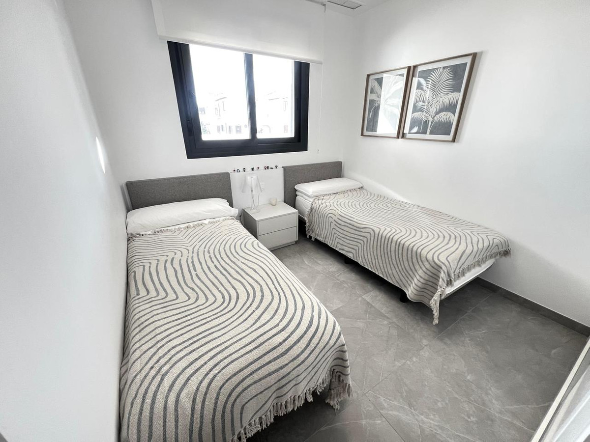 For sale - 2 Bedroom 1 Bathroom Apartment - Middle Floor Apartment in Orihuela - Playa Flamenca  - Alicante
