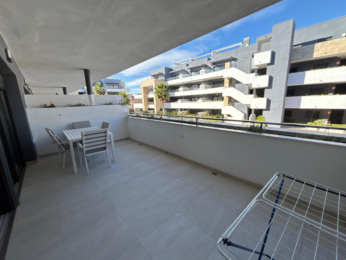 For sale - 2 Bedroom 1 Bathroom Apartment - Middle Floor Apartment in Orihuela - Playa Flamenca  - Alicante
