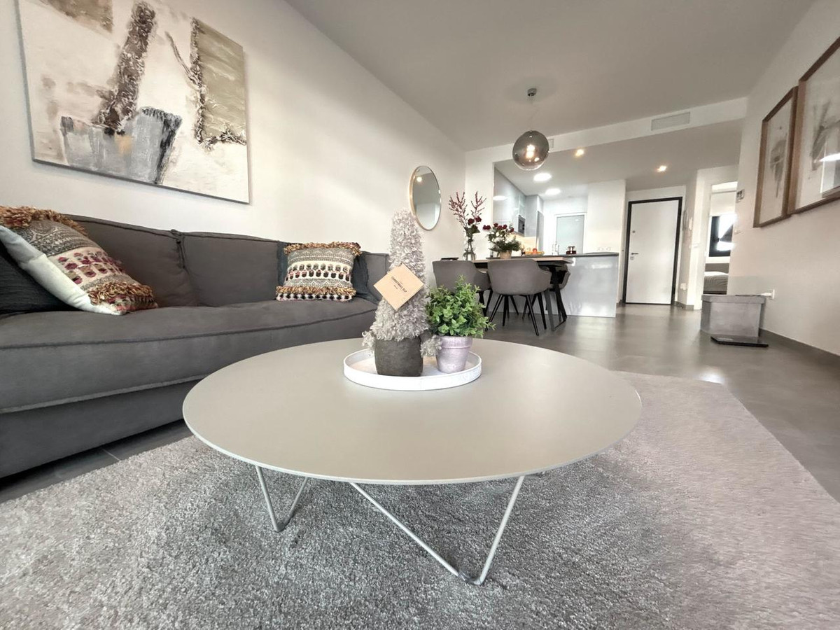 For sale - 2 Bedroom 1 Bathroom Apartment - Middle Floor Apartment in Orihuela - Playa Flamenca  - Alicante