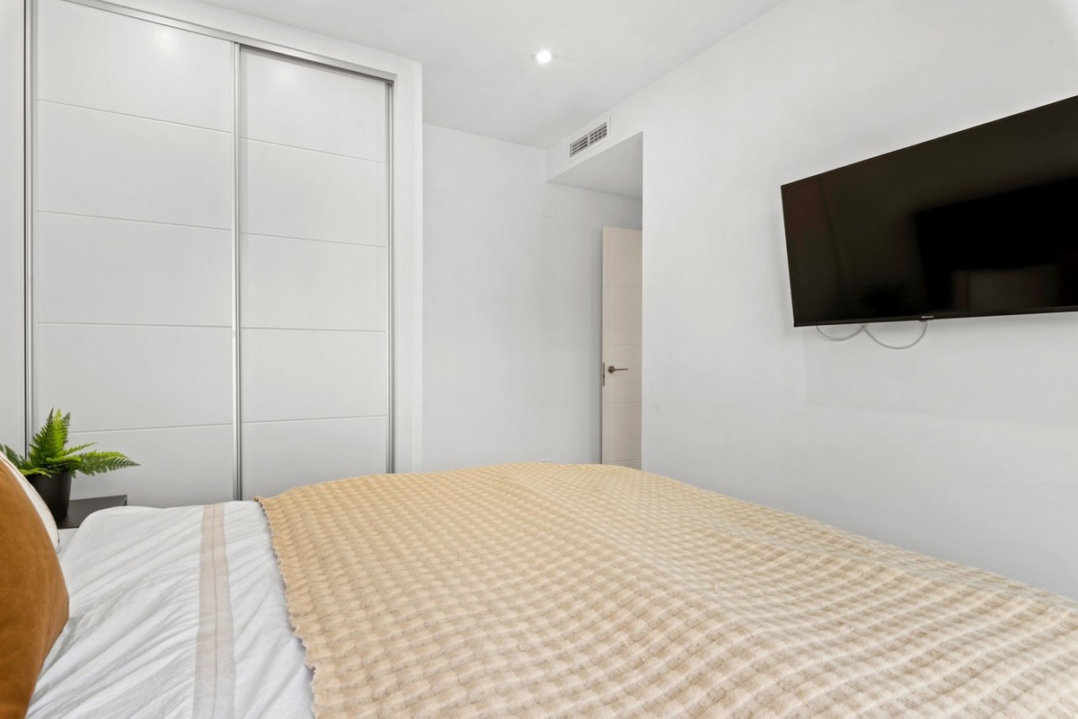 For sale - 5 Bedroom 4 Bathroom House - Detached Villa in Orihuela - Cabo Roig  - Alicante