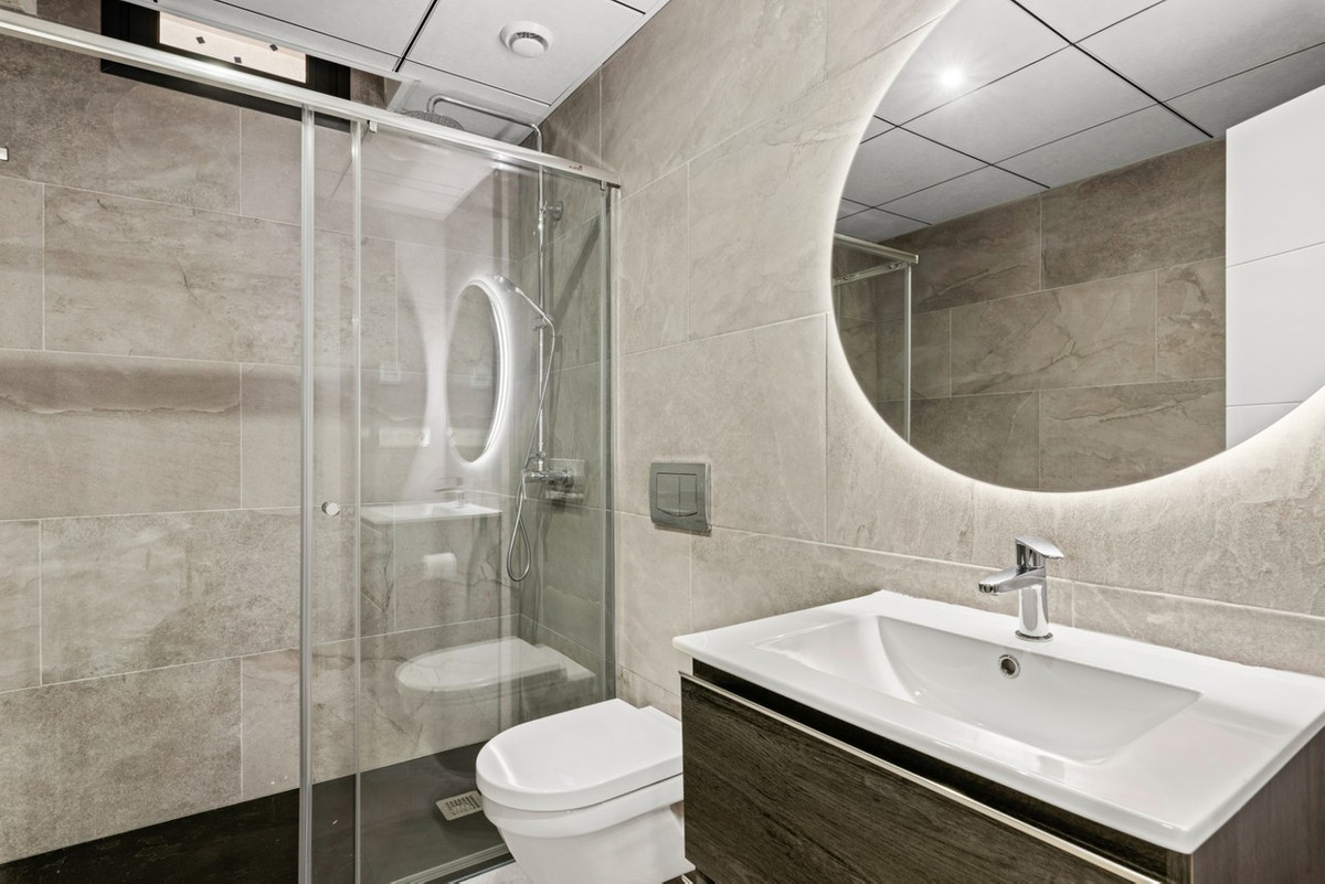 For sale - 5 Bedroom 4 Bathroom House - Detached Villa in Orihuela - Cabo Roig  - Alicante