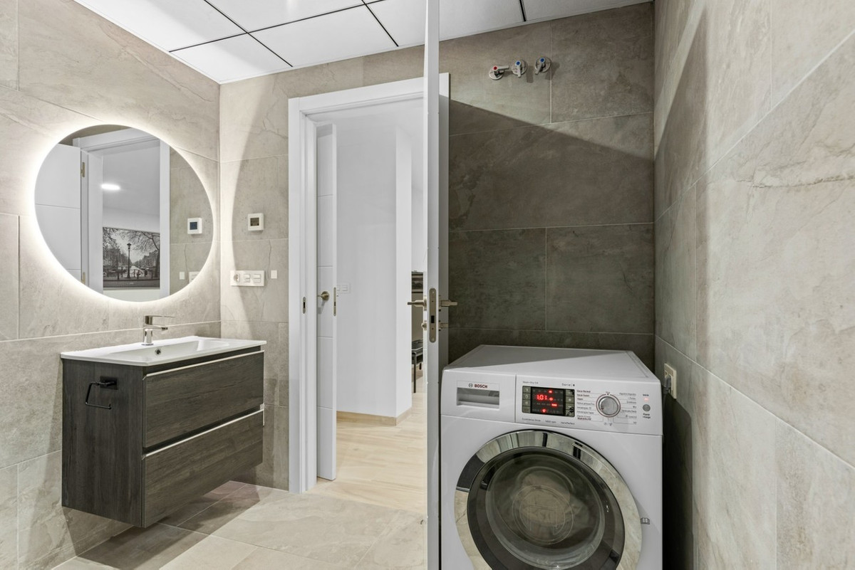 For sale - 5 Bedroom 4 Bathroom House - Detached Villa in Orihuela - Cabo Roig  - Alicante