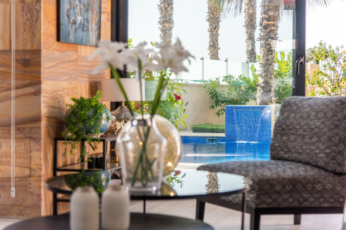 For sale - 5 Bedroom 4 Bathroom House - Detached Villa in Orihuela - Cabo Roig  - Alicante