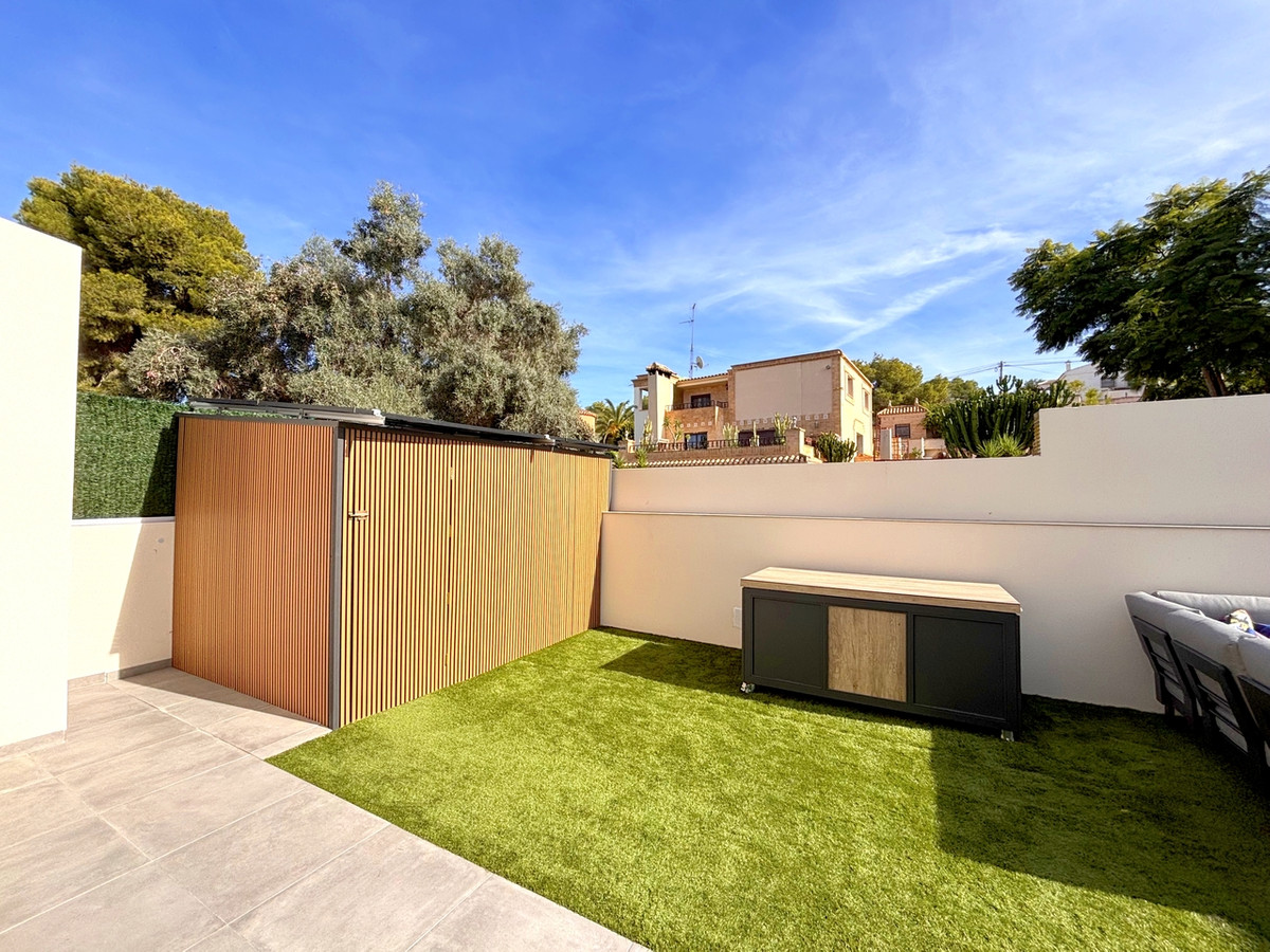 For sale - 2 Bedroom 2 Bathroom House - Detached Villa in Orihuela - Villamartin  - Alicante