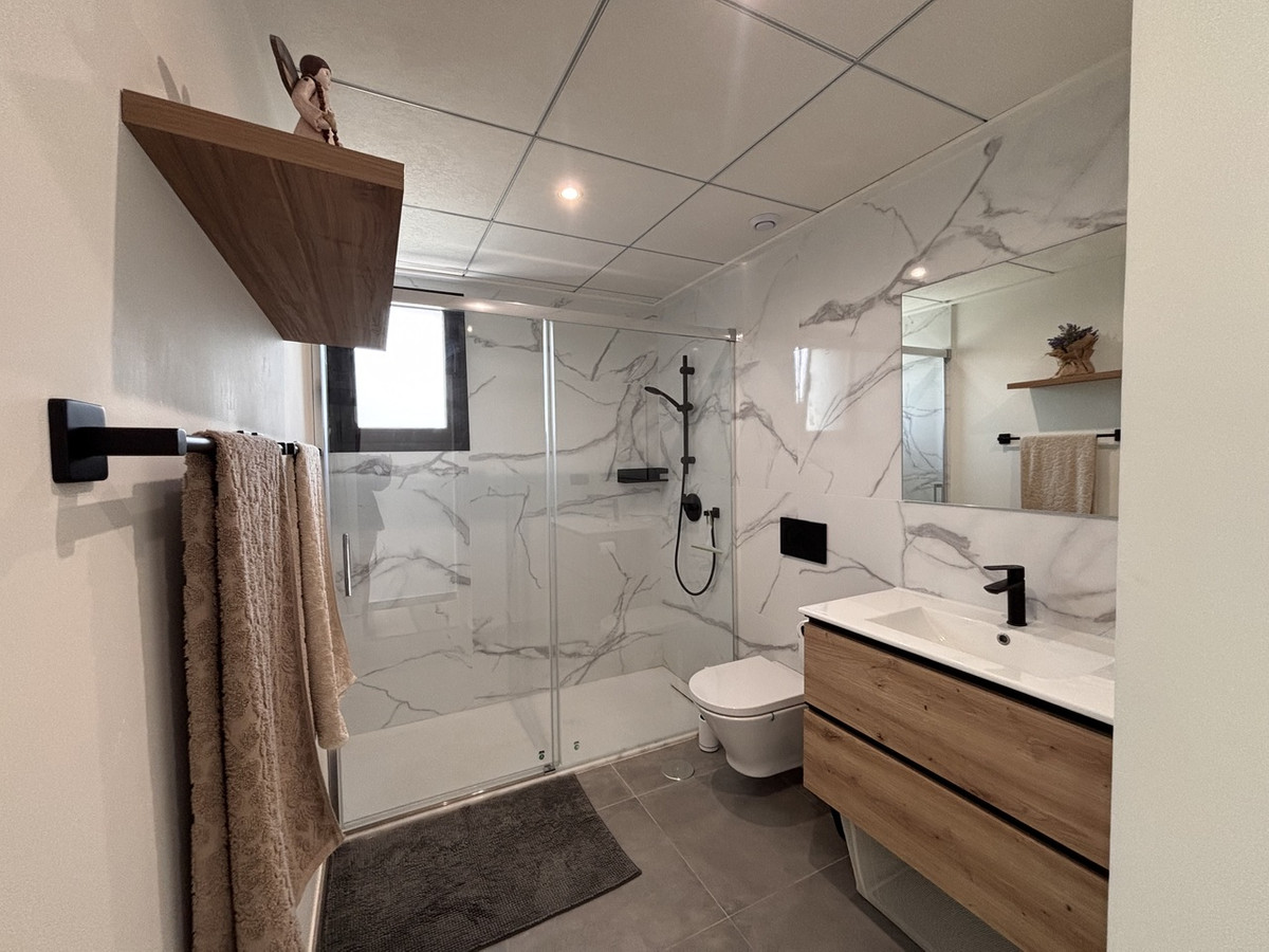 For sale - 2 Bedroom 2 Bathroom House - Detached Villa in Orihuela - Villamartin  - Alicante