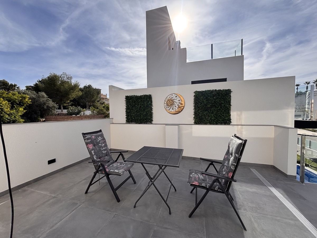 For sale - 2 Bedroom 2 Bathroom House - Detached Villa in Orihuela - Villamartin  - Alicante