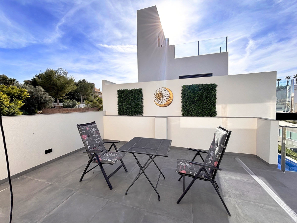 For sale - 2 Bedroom 2 Bathroom House - Detached Villa in Orihuela - Villamartin  - Alicante