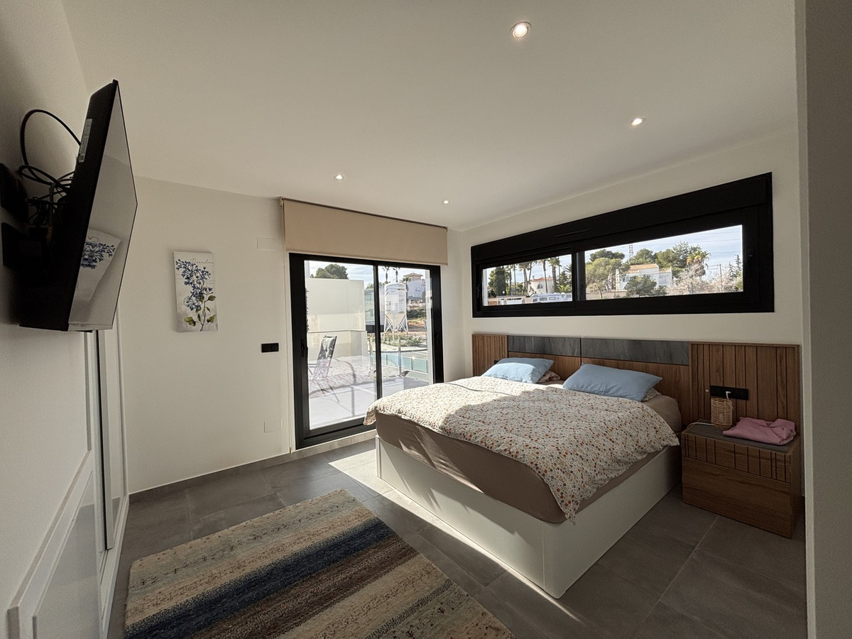 For sale - 2 Bedroom 2 Bathroom House - Detached Villa in Orihuela - Villamartin  - Alicante