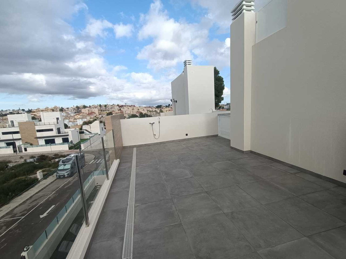 For sale - 2 Bedroom 2 Bathroom House - Detached Villa in Orihuela - Villamartin  - Alicante