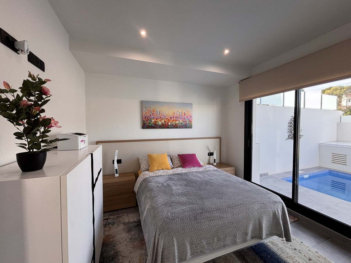 For sale - 2 Bedroom 2 Bathroom House - Detached Villa in Orihuela - Villamartin  - Alicante