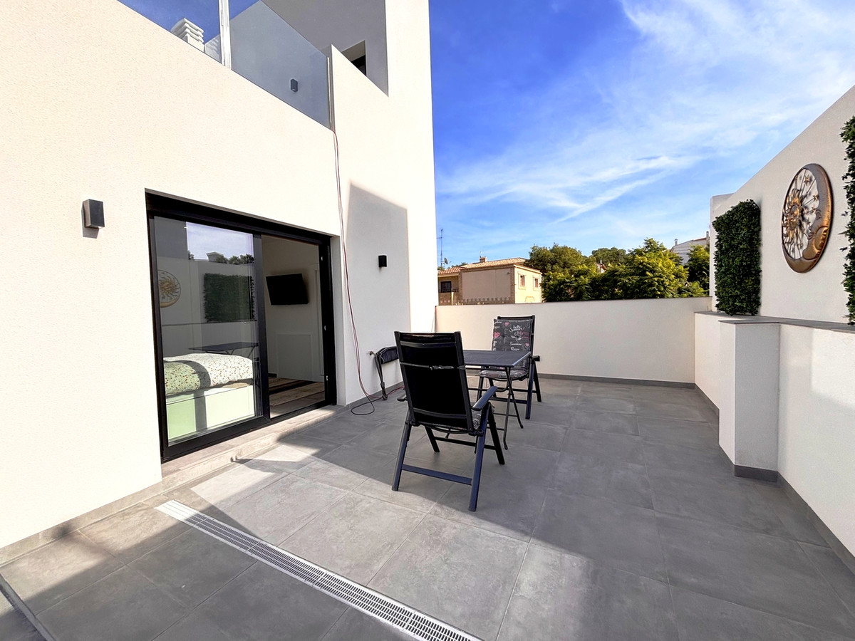 For sale - 2 Bedroom 2 Bathroom House - Detached Villa in Orihuela - Villamartin  - Alicante