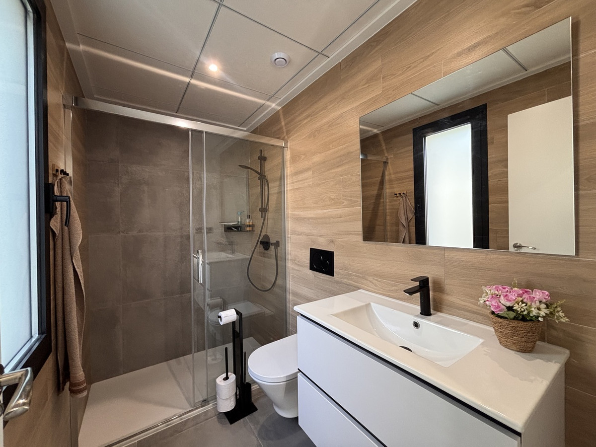 For sale - 2 Bedroom 2 Bathroom House - Detached Villa in Orihuela - Villamartin  - Alicante