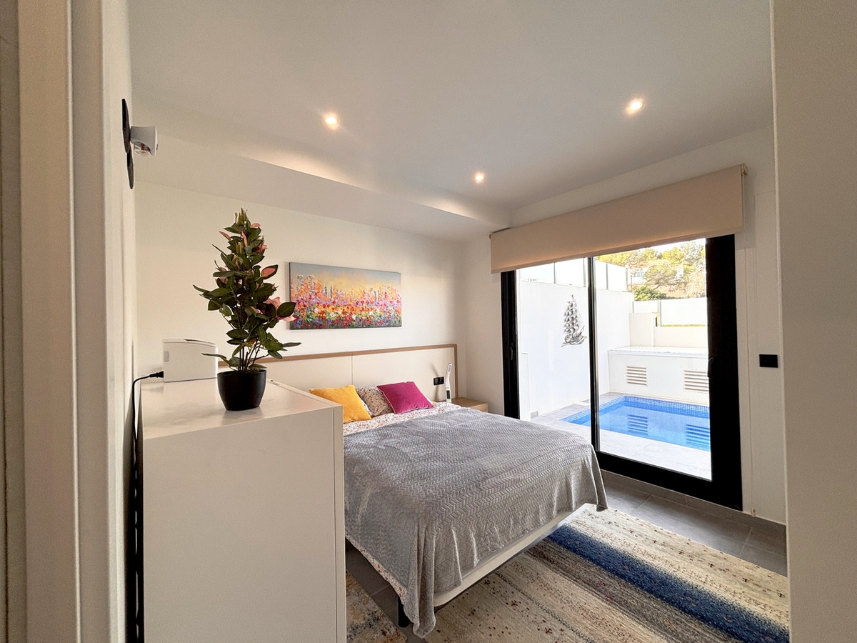 For sale - 2 Bedroom 2 Bathroom House - Detached Villa in Orihuela - Villamartin  - Alicante
