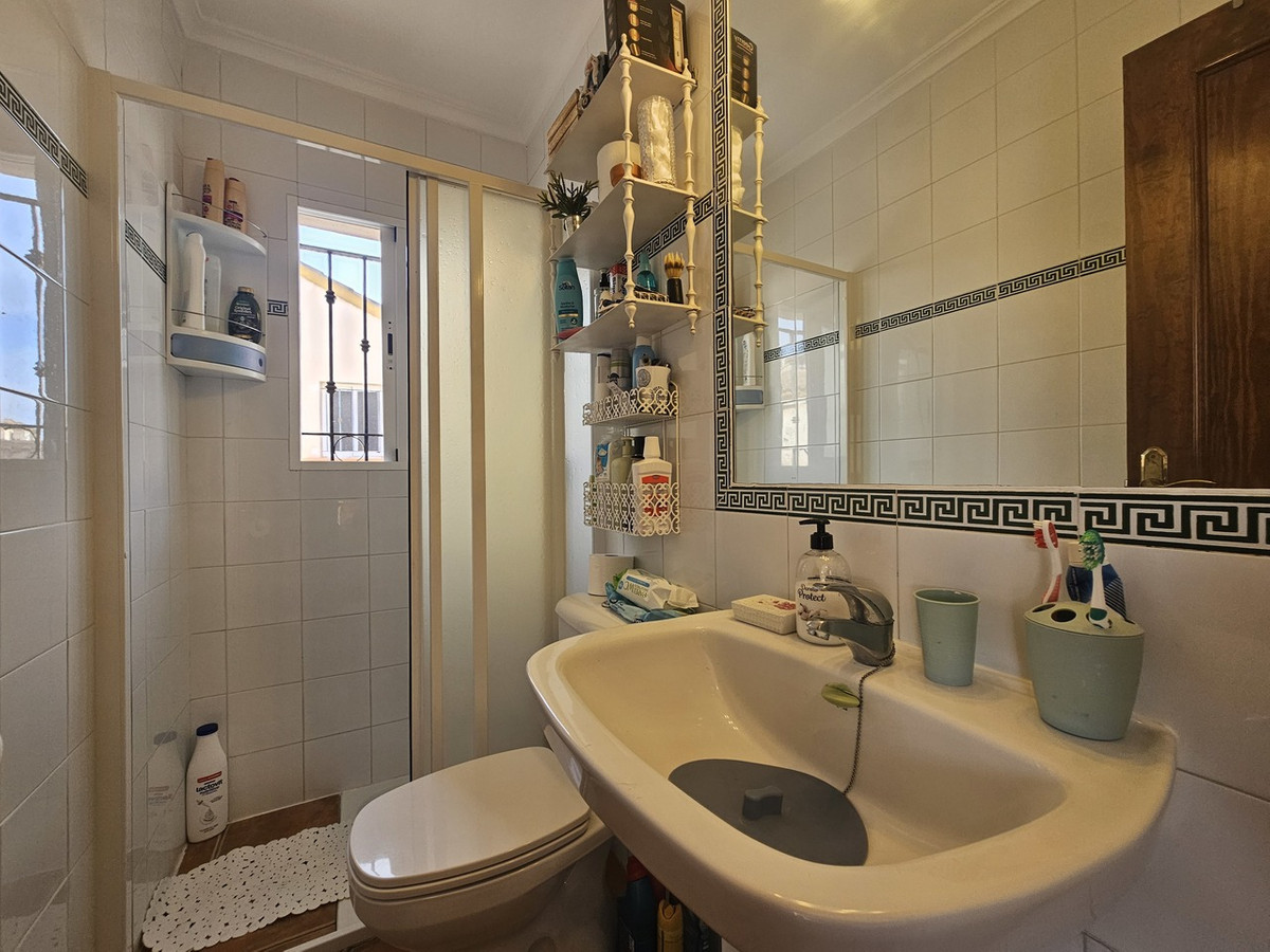 For sale - 3 Bedroom 2 Bathroom House - Bungalow in Orihuela - La Zenia  - Alicante