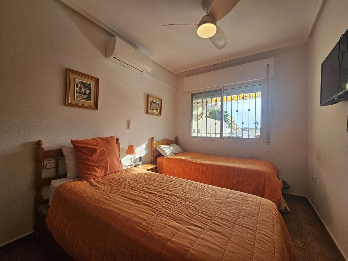 For sale - 3 Bedroom 2 Bathroom Townouse in La Zenia  - La Zenia  - Alicante