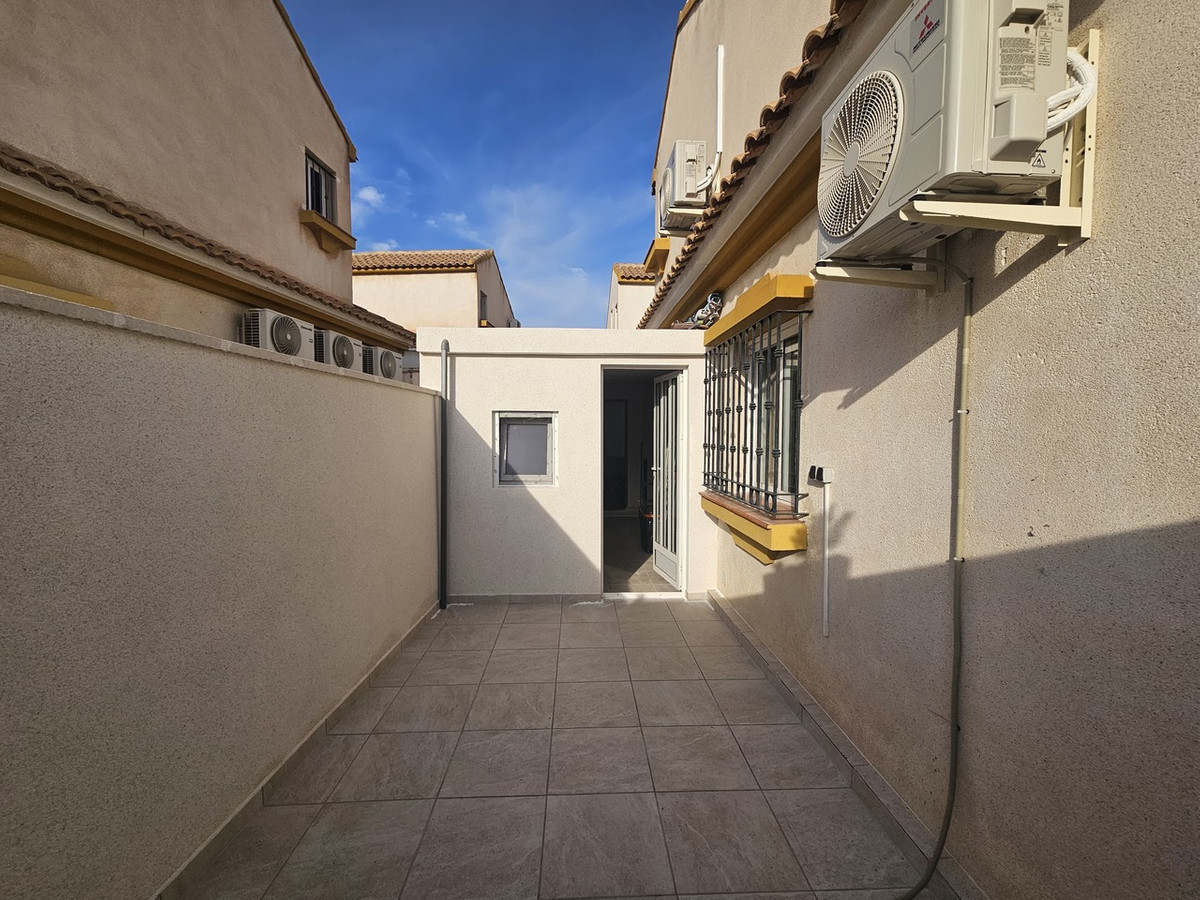 For sale - 3 Bedroom 2 Bathroom House - Bungalow in Orihuela - La Zenia  - Alicante