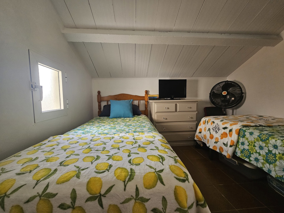 For sale - 3 Bedroom 2 Bathroom House - Bungalow in Orihuela - La Zenia  - Alicante