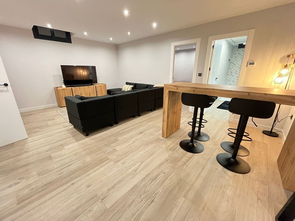 For sale - 4 Bedroom 3 Bathroom House - Detached Villa in Orihuela - Punta Prima  - Alicante