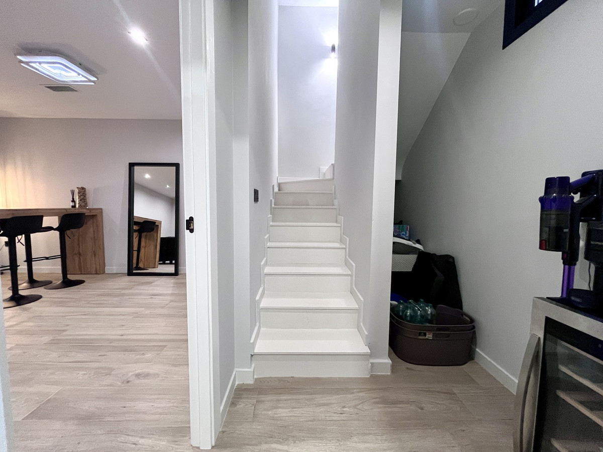 For sale - 4 Bedroom 3 Bathroom House - Detached Villa in Orihuela - Punta Prima  - Alicante