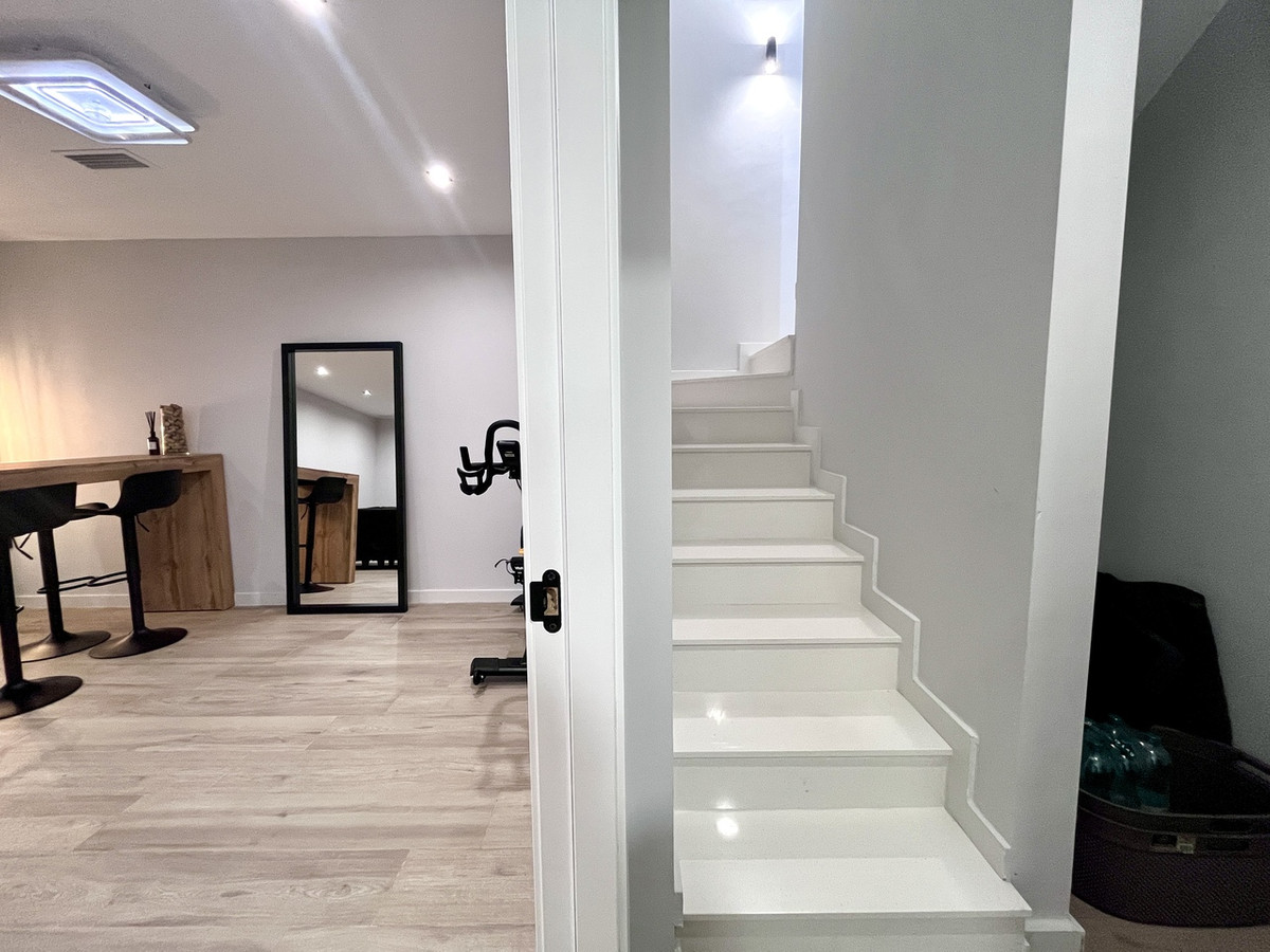 For sale - 4 Bedroom 3 Bathroom House - Detached Villa in Orihuela - Punta Prima  - Alicante