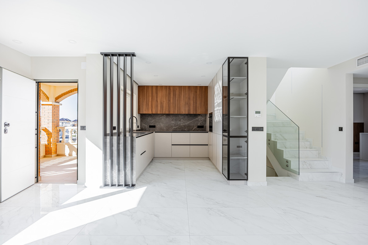 For sale - 4 Bedroom 3 Bathroom House - Detached Villa in Rojales - Rojales Centro  - Alicante