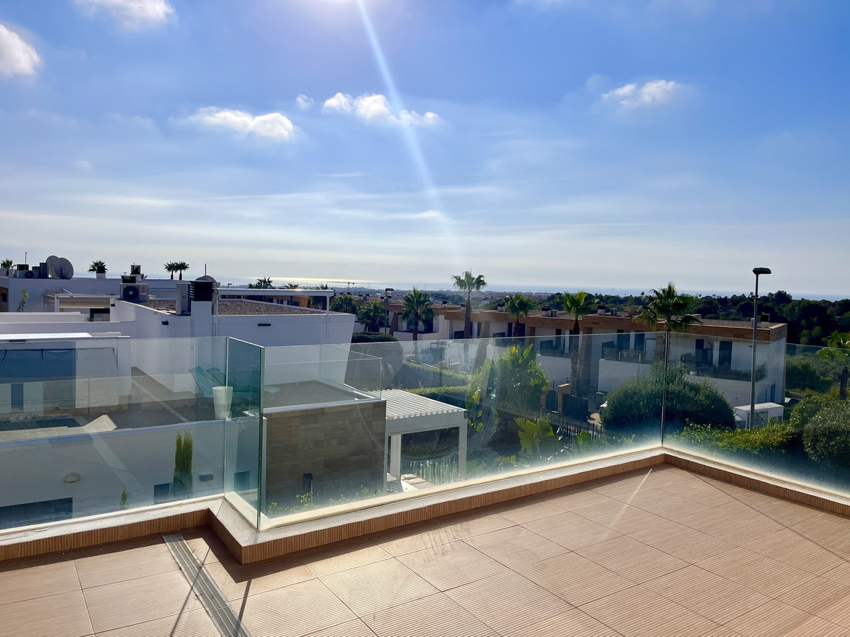 For sale - 3 Bedroom 2 Bathroom House - Detached Villa in Orihuela - Los Dolses  - Alicante
