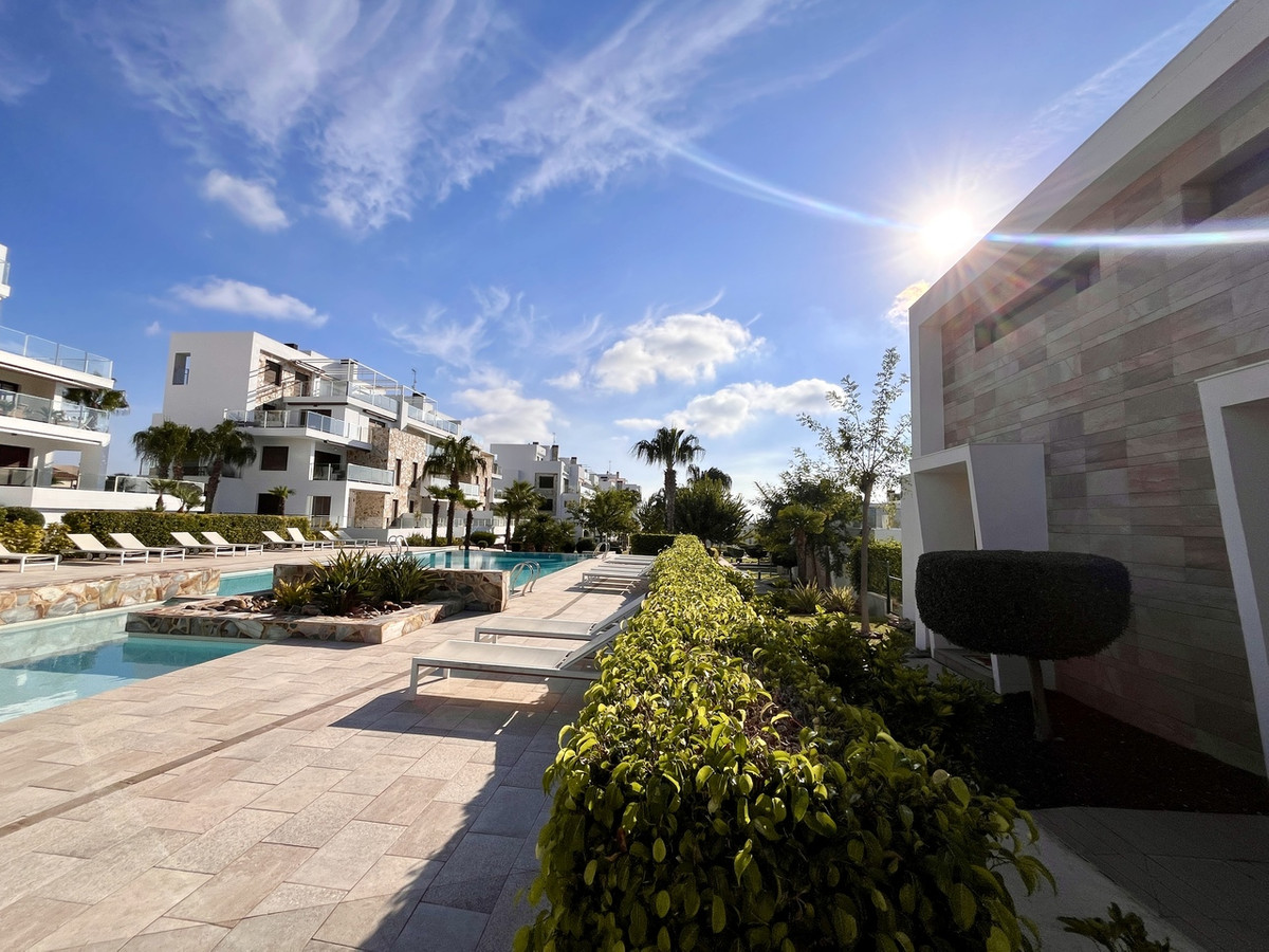 For sale - 3 Bedroom 2 Bathroom House - Detached Villa in Orihuela - Los Dolses  - Alicante