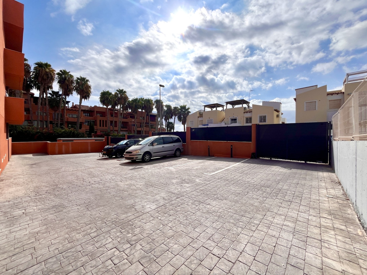 For sale - 2 Bedroom 2 Bathroom Apartment - Ground Floor Apartment in Orihuela - Los Dolses  - Alicante