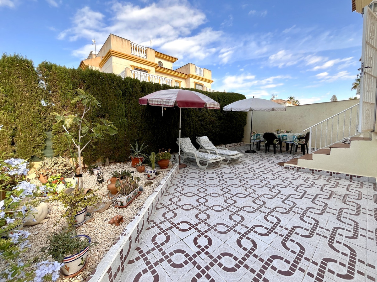 For sale - 2 Bedroom 1 Bathroom Ground Floor Apartment in Playa Flamenca  - Playa Flamenca  - Alicante