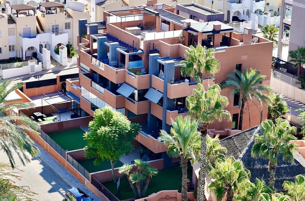 2 Bedroom 2 Bathroom Apartment - Middle Floor Apartment in Orihuela