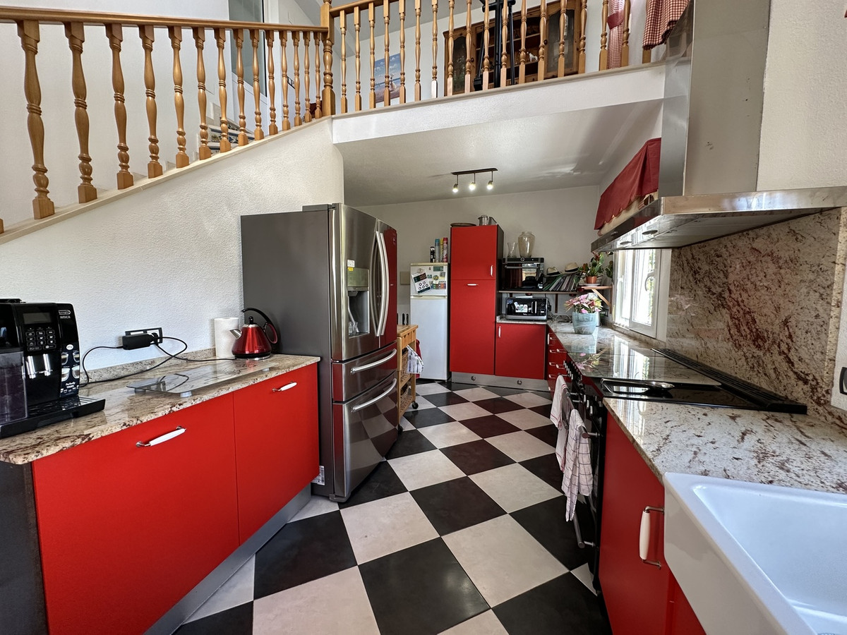 For sale - 5 Bedroom 4 Bathroom House - Detached Villa in Orihuela - Villamartin  - Alicante