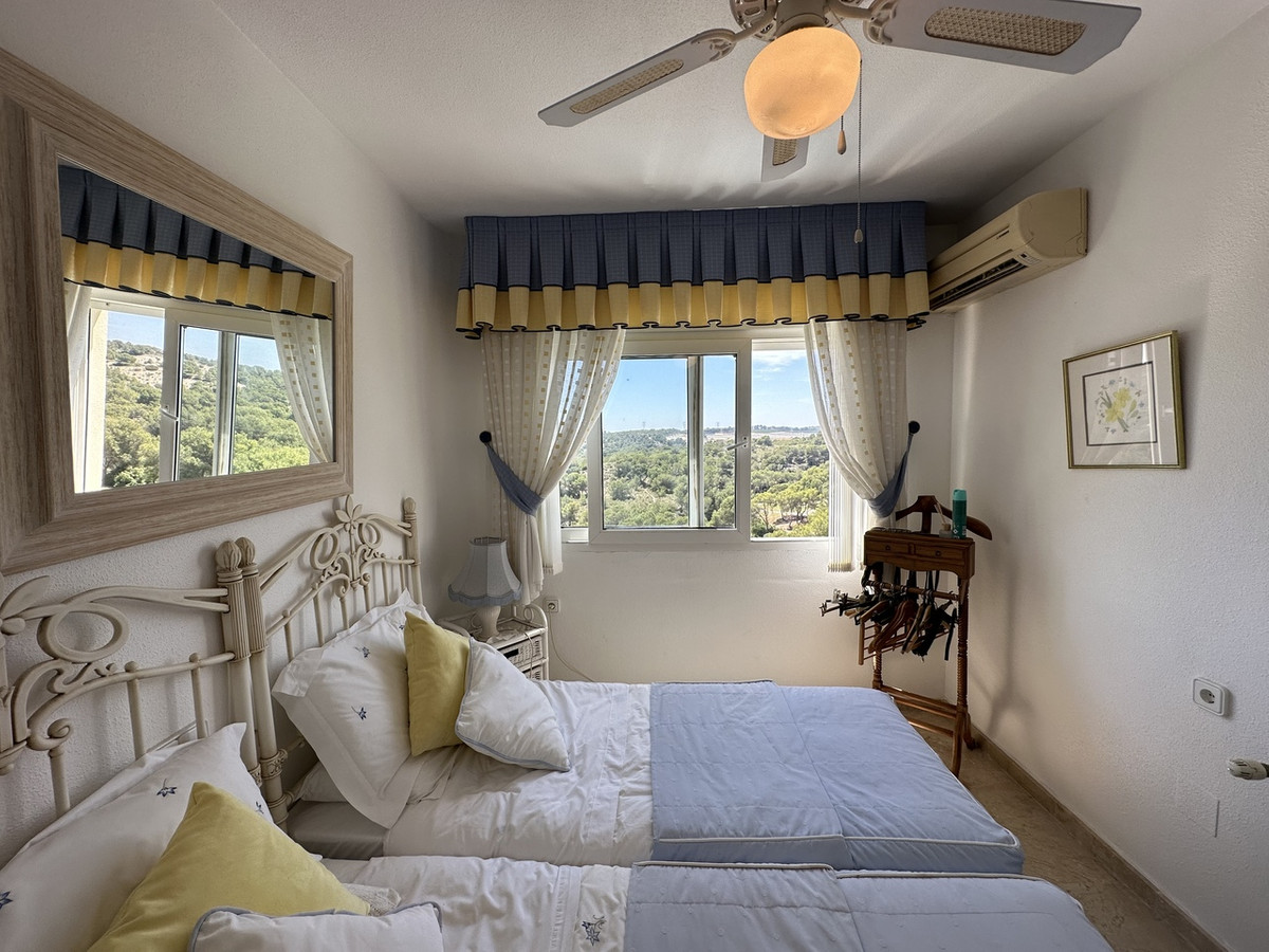 For sale - 5 Bedroom 4 Bathroom House - Detached Villa in Orihuela - Villamartin  - Alicante