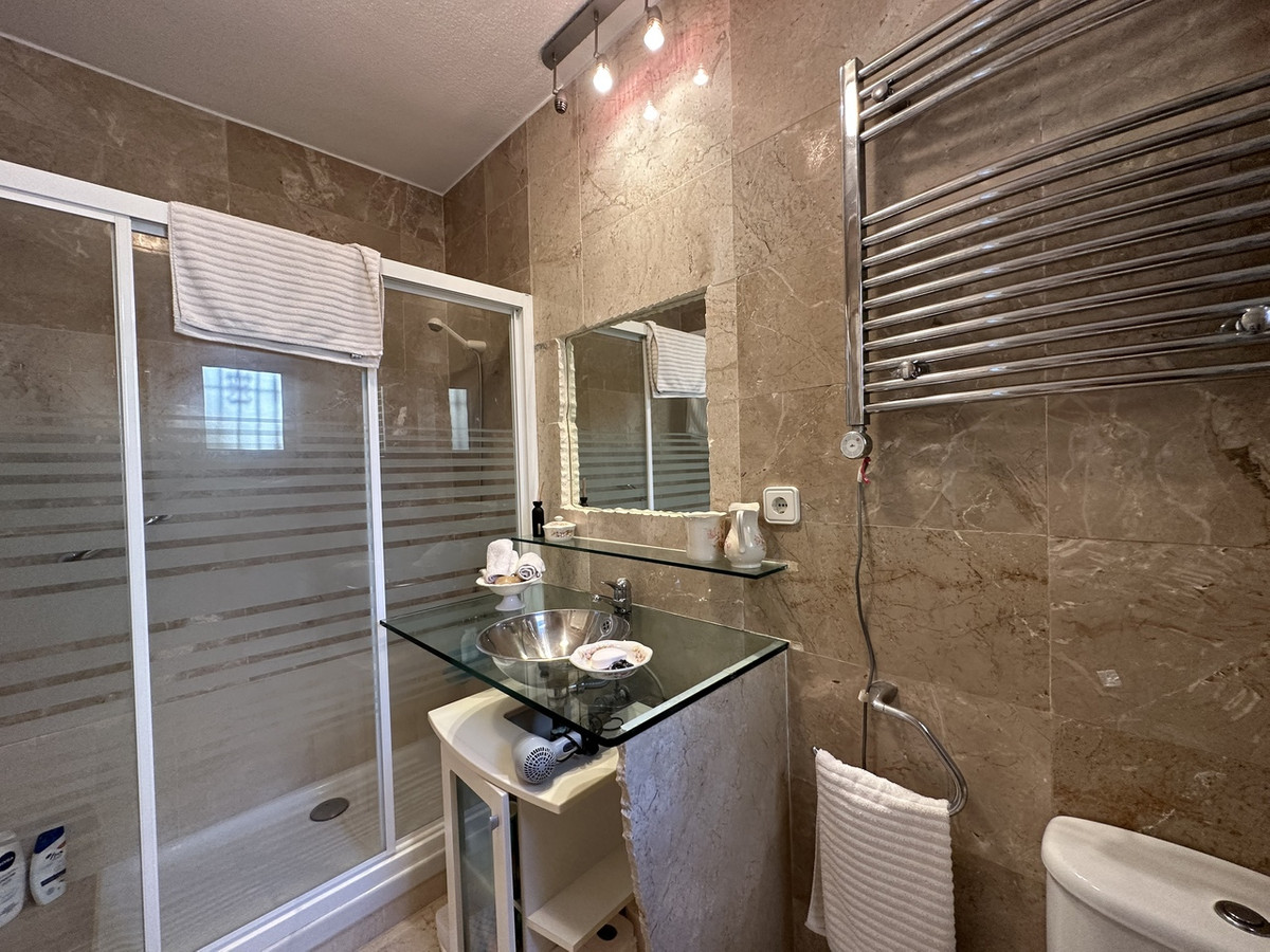 For sale - 5 Bedroom 4 Bathroom House - Detached Villa in Orihuela - Villamartin  - Alicante