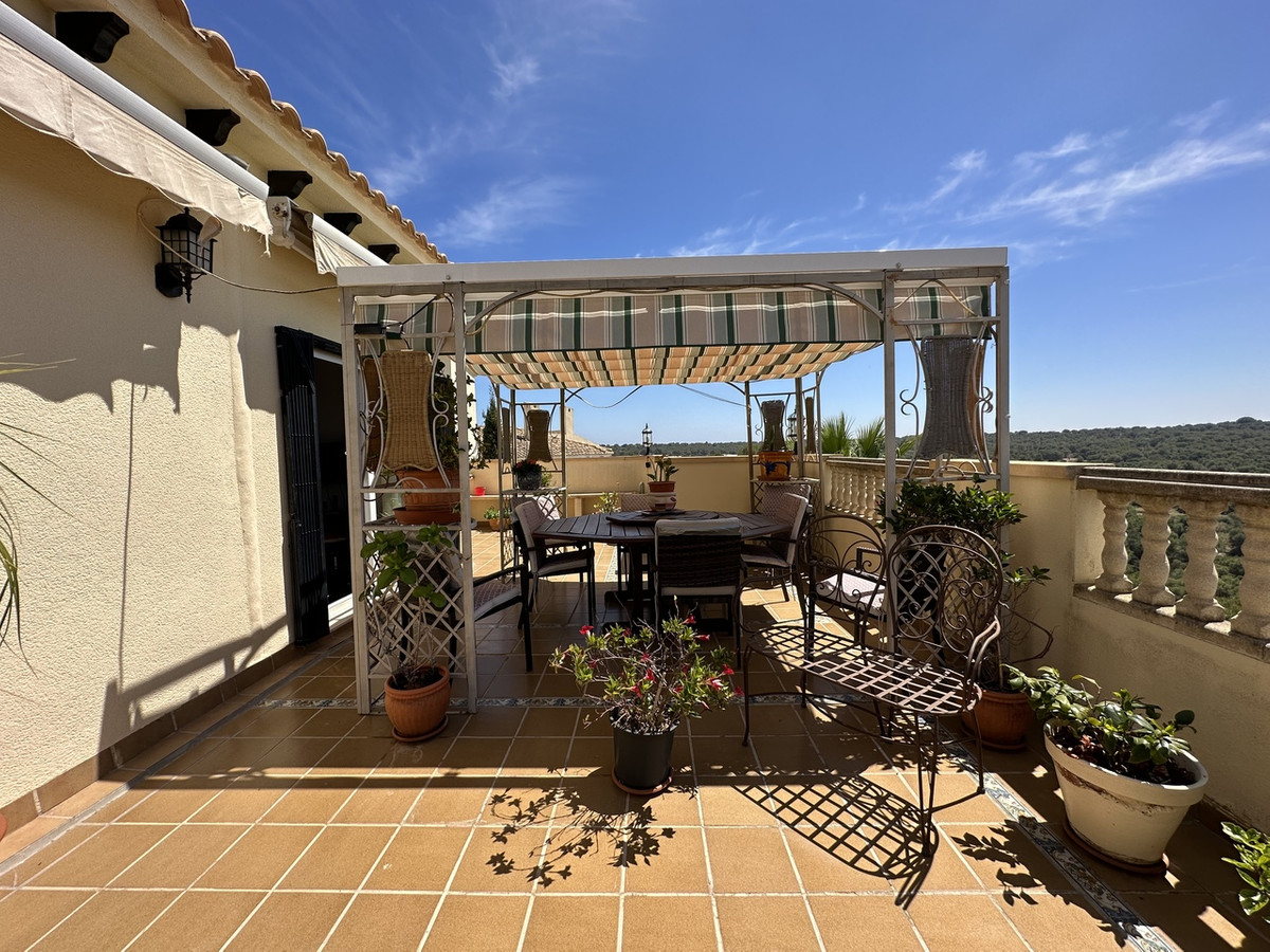 For sale - 5 Bedroom 4 Bathroom House - Detached Villa in Orihuela - Villamartin  - Alicante