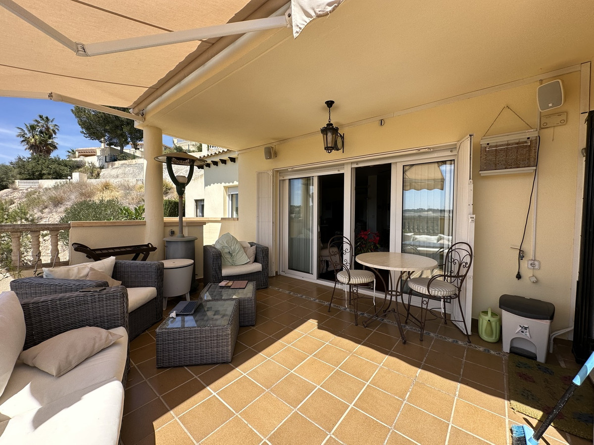 For sale - 5 Bedroom 4 Bathroom House - Detached Villa in Orihuela - Villamartin  - Alicante