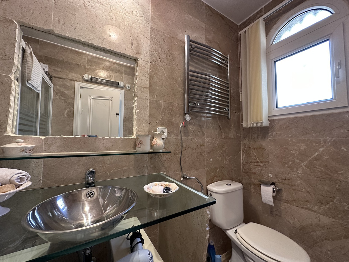For sale - 5 Bedroom 4 Bathroom House - Detached Villa in Orihuela - Villamartin  - Alicante