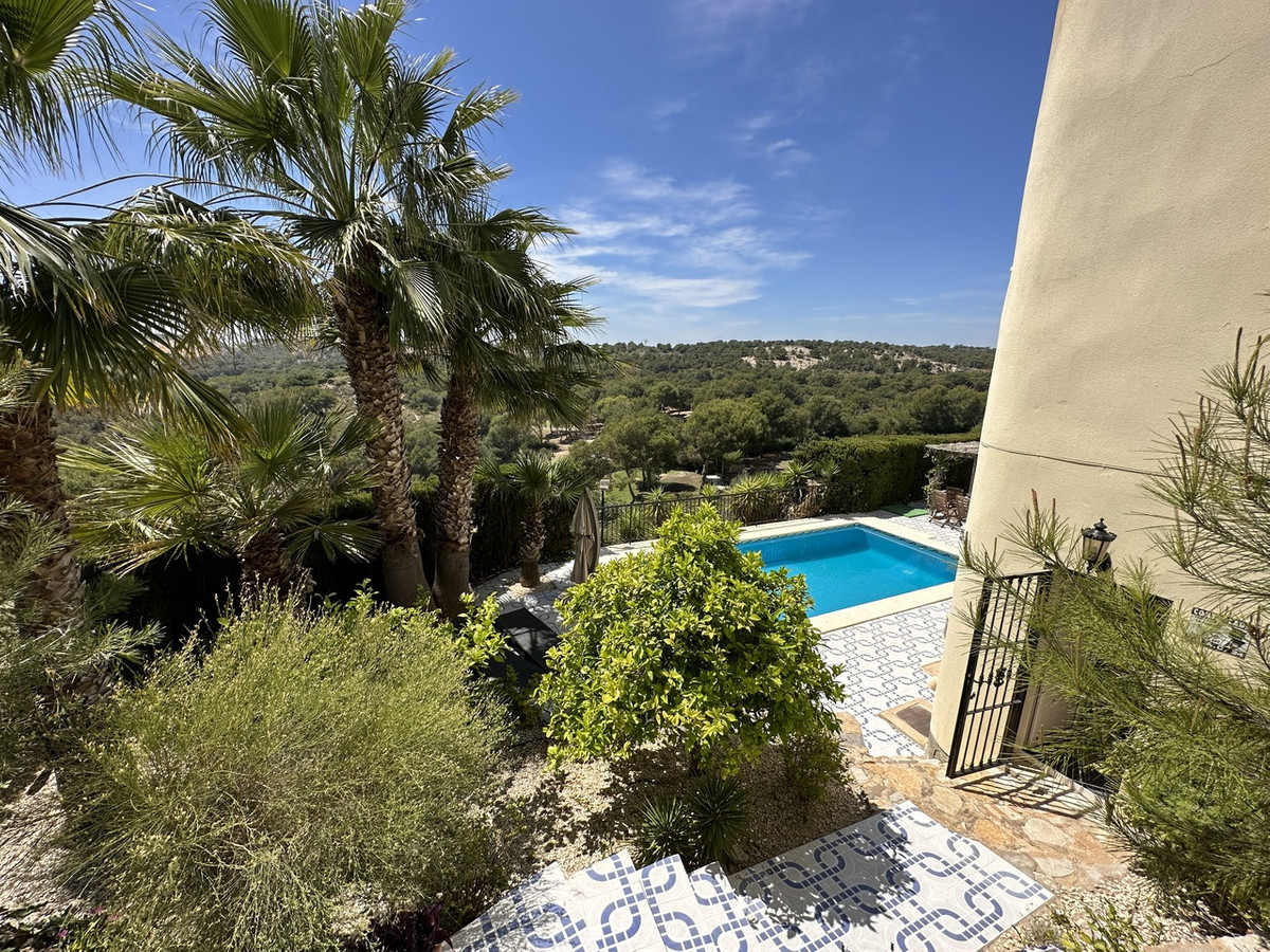 For sale - 5 Bedroom 4 Bathroom House - Detached Villa in Orihuela - Villamartin  - Alicante